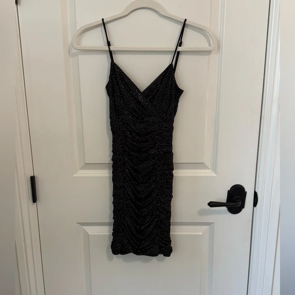 Lucy in the Sky NWOT Black Glitter Ruched Mini Dress - Picture 2 of 8